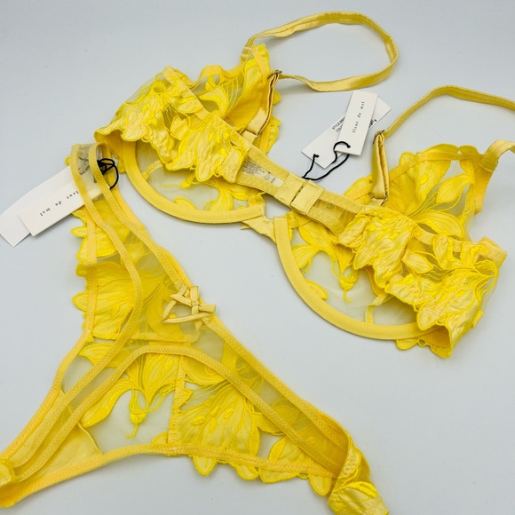 NWT FLEUR DU MAL  Yellow Lily Embroidered Bra, Thong, Garter Belt Set 36D, size3 - Picture 3 of 5